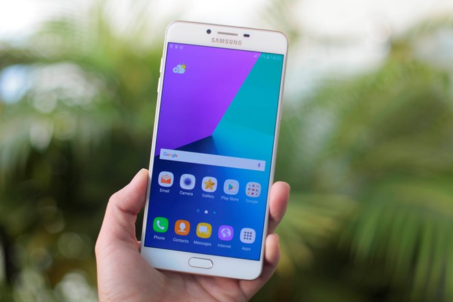 thong-tin-ve-samsung-galaxy-c9-pro--doi-thu-cua-oppo-f3-plus-tai-vn