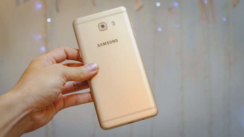 thong-tin-ve-samsung-galaxy-c9-pro--doi-thu-cua-oppo-f3-plus-tai-vn