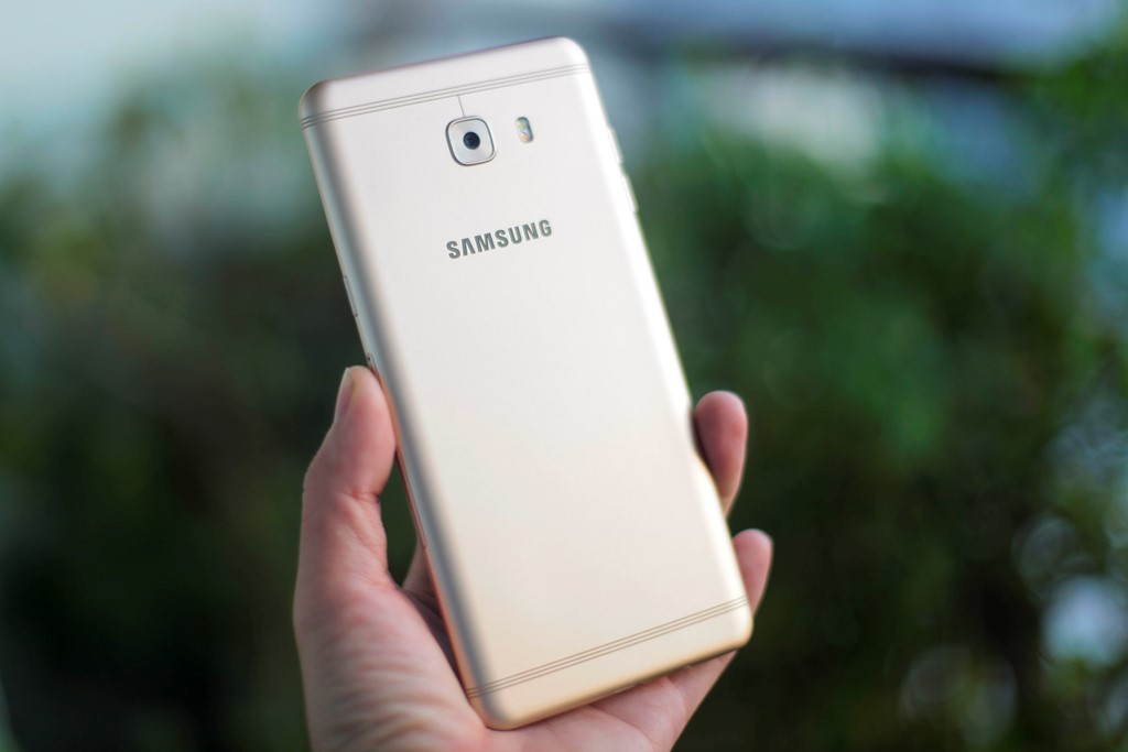 thong-tin-ve-samsung-galaxy-c9-pro--doi-thu-cua-oppo-f3-plus-tai-vn