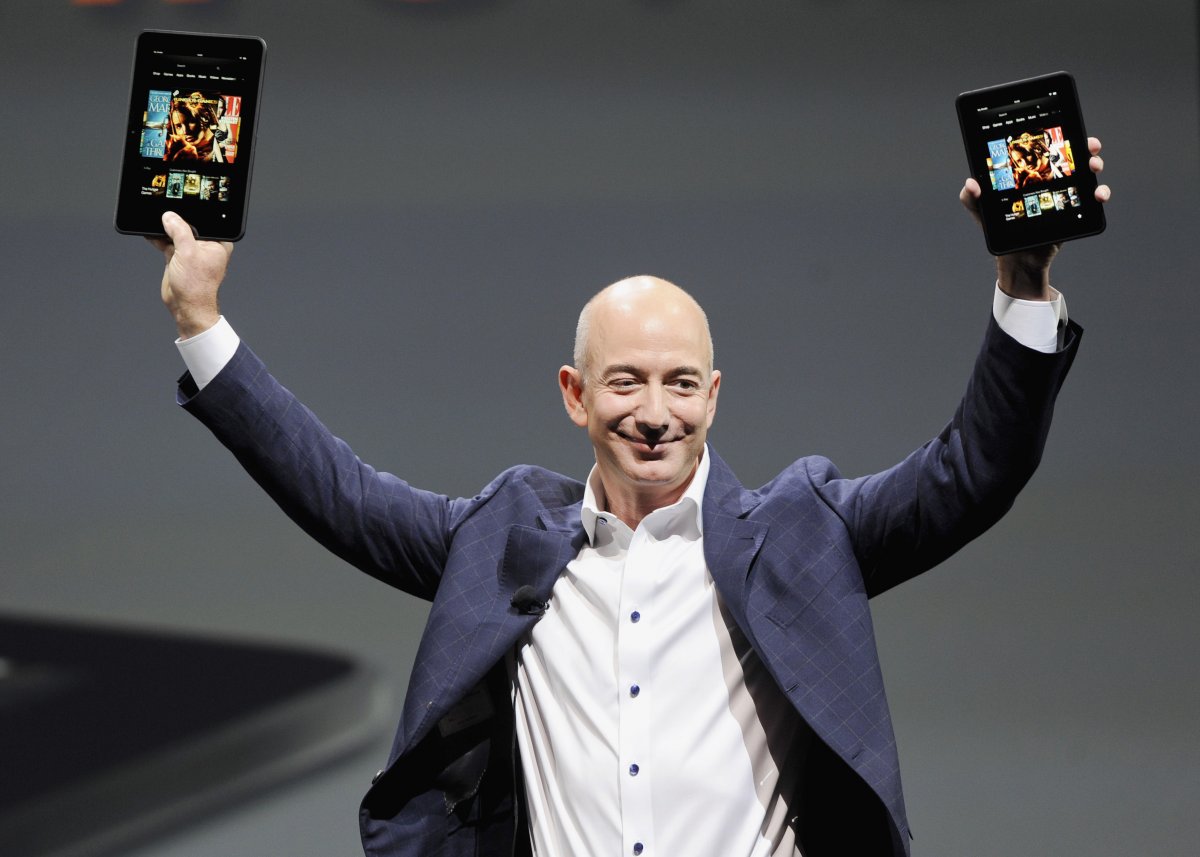 &Ocirc;ng chủ Amazon trở th&agrave;nh người gi&agrave;u thứ nh&igrave; thế giới. Ảnh: Internet