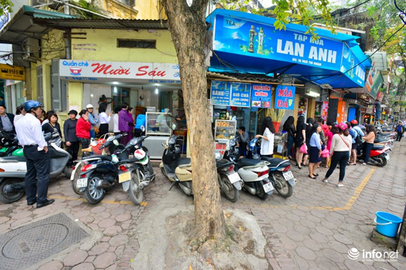tet-han-thuc-33-am-lich-canh-nguoi-dan-ha-thanh-xep-hang-dai-mua-banh-troi