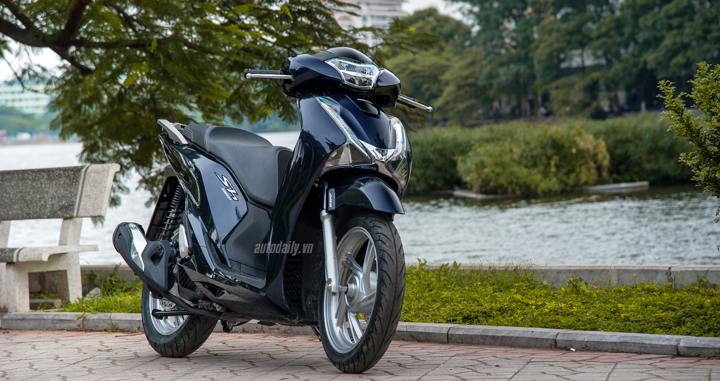gia-xe-honda-sh-2017-giam-gia-soc-toi-8-trieu-dongchiec-trong-thang-3