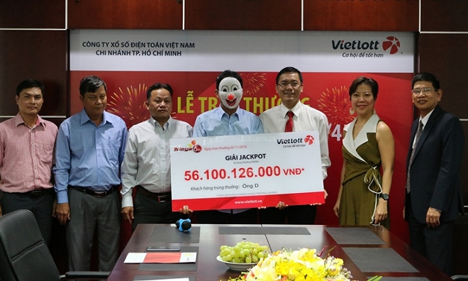 xo-so-vietlott-tiet-lo-nhung-dieu-thu-vi-xoanh-quanh-chiec-mat-na-trao-giai