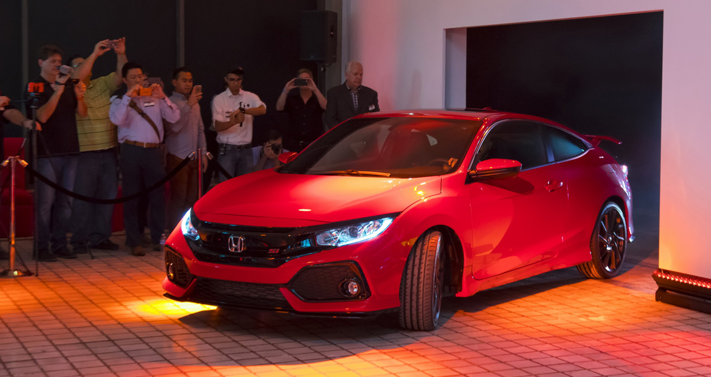 honda-civic-si-2017-moi-ra-mat-gia-hon-450-trieu-co-gi-dac-biet