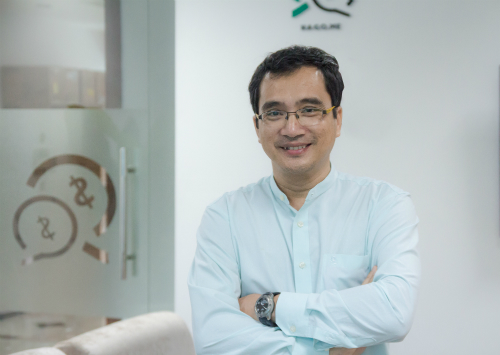 ung-dung-mac-ca-khi-mua-ban-hang-cua-tien-si-nguoi-viet