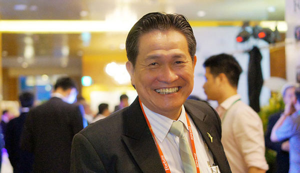 cha-con-tram-be-roi-sacombank-dang-van-thanh-tren-duong-tro-lai