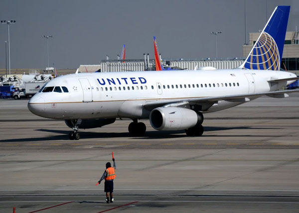 united-airlines-khoi-kien-nguoi-tung-video-loi-david-dao-tren-may-bay