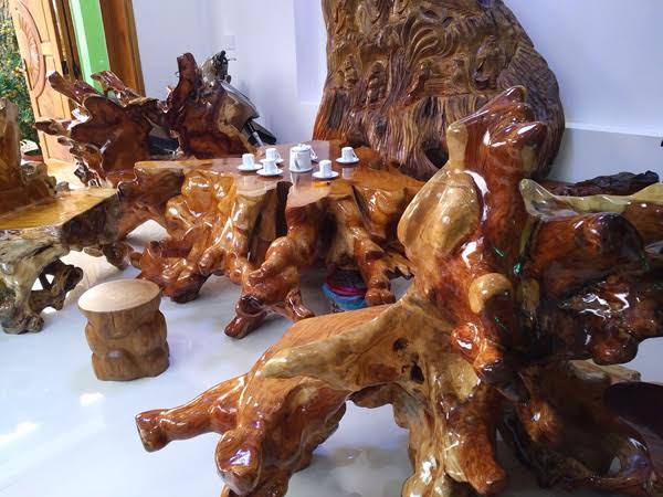 hai-bo-ban-ghe-long-lan-quy-phung-gan-10-ty-dong-cua-dai-gia-tphcm