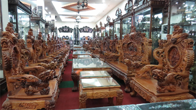 choang-voi-nhung-bo-ban-ghe-tien-ty-cua-dai-gia-viet