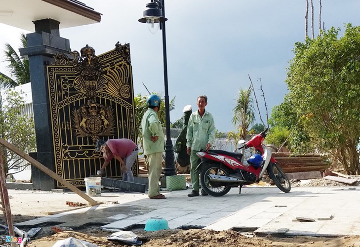 ben-trong-khu-biet-thu-chui-cua-tong-giam-doc-o-soc-trang