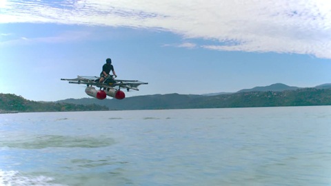 kitty-hawk---chiec-thuyen-bay-bang-dien-sap-co-mat-tren-thi-truong