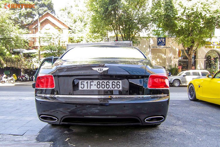 can-canh-ve-dep-sieu-xe-sang-bentley-bien-tu-quy-cua-quy-tu-nha-novaland