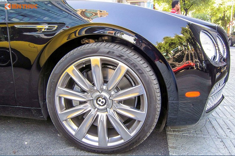 can-canh-ve-dep-sieu-xe-sang-bentley-bien-tu-quy-cua-quy-tu-nha-novaland