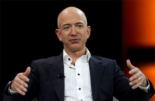 ceo-amazon-vuot-mat-bill-gates-de-tro-thanh-nguoi-giau-nhat-the-gioi