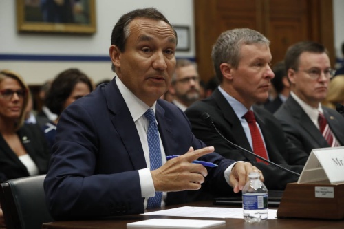 ceo-united-airlines-chung-toi-co-mot-that-bai-khung-khiep
