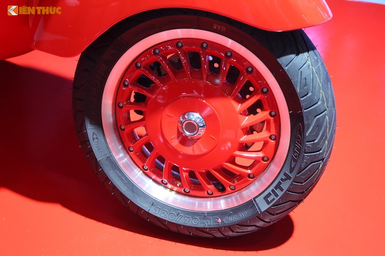 chiec-xe-tay-ga-vespa-gia-gan-nua-ty-moi-ra-mat-thi-truong-viet-co-gi-hay chiec-xe-tay-ga-vespa-gia-gan-nua-ty-moi-ra-mat-thi-truong-viet-co-gi-hay