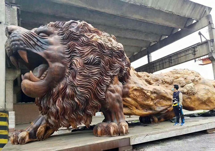 tuong-su-tu-khong-lo-duoc-lam-tu-go-quy-khien-nguoi-xem-choang-ngop