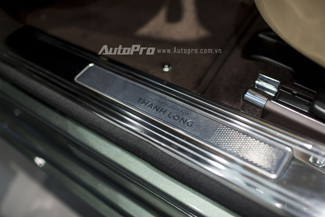 hut-mat-voi-bo-doi-xe-sieu-sang-rolls-royce-va-bentley-cua-dai-gia-hai-duong