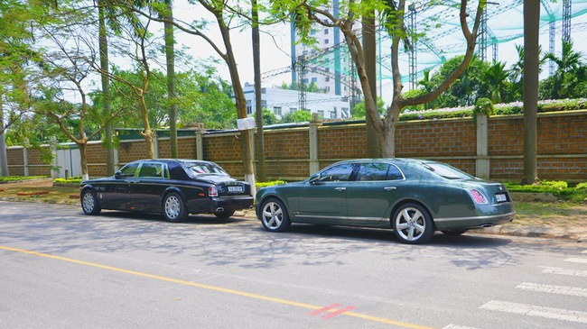 hut-mat-voi-bo-doi-xe-sieu-sang-rolls-royce-va-bentley-cua-dai-gia-hai-duong