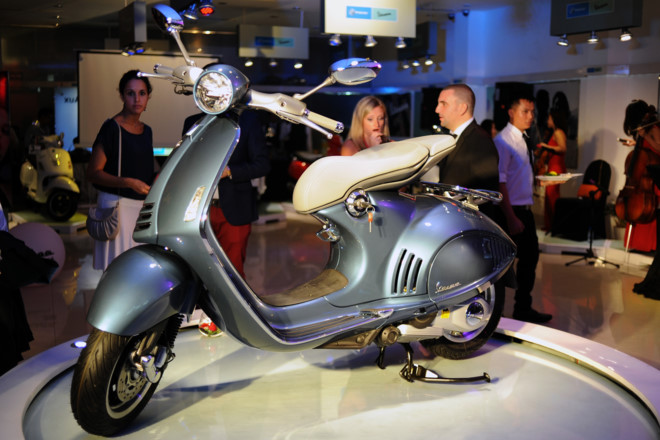 loat-xe-vespa-gia-gan-nua-ty-gay-xon-xao-thi-truong-viet
