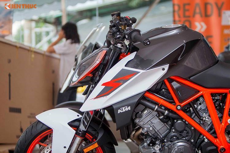 xe-con-tay-ktm-1290-super-duke-r-gia-638-trieu-tai-vn-co-gi-dac-biet xe-con-tay-ktm-1290-super-duke-r-gia-638-trieu-tai-vn-co-gi-dac-biet
