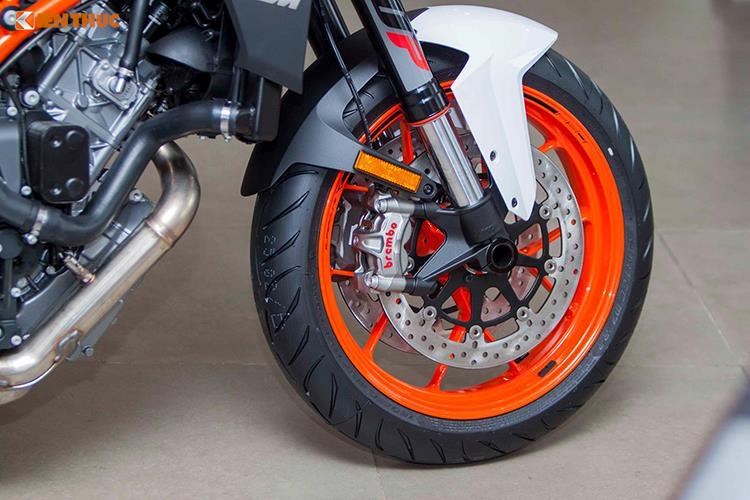 xe-con-tay-ktm-1290-super-duke-r-gia-638-trieu-tai-vn-co-gi-dac-biet xe-con-tay-ktm-1290-super-duke-r-gia-638-trieu-tai-vn-co-gi-dac-biet