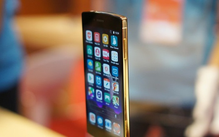 bphone-2-se-ra-mat-thang-8-voi-quy-mo-hoanh-trang-hon-bphone-1