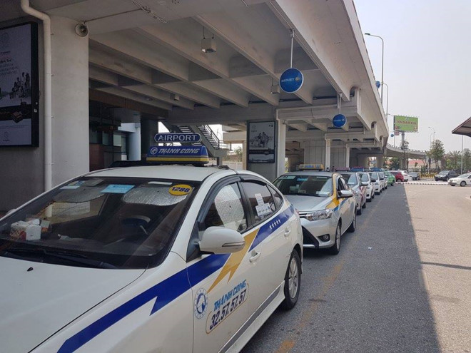 bo-tai-chinh-len-tieng-viec-taxi-truyen-thong-to-uber-grab-duoc-uu-ai-thue