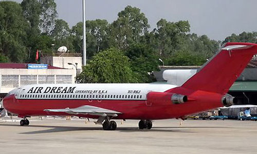 xem-noi-that-may-bay-boeing-727-200-bi-bo-roi-10-nam-o-noi-bai