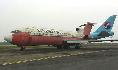 xem-noi-that-may-bay-boeing-727-200-bi-bo-roi-10-nam-o-noi-bai