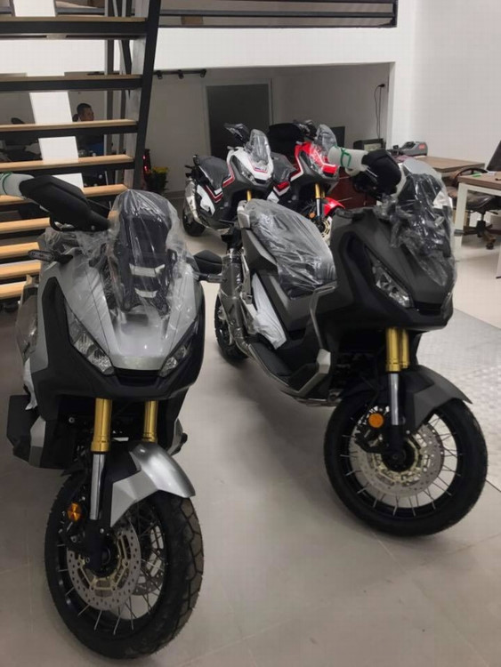 dan-sieu-xe-tay-ga-750-phan-khoi-honda-x-adv-ve-viet-nam-voi-gia-tu-560-trieu-dong