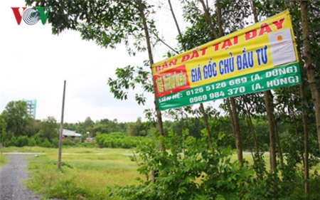 gia-dat-nen-quanh-san-bay-long-thanh-tang-chong-mat