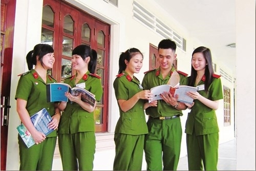 thi-sinh-cung-muc-diem-xet-tuyen-hoc-vien-canh-sat-nhan-dan-tuyen-sinh-voi-tieu-chi-phu