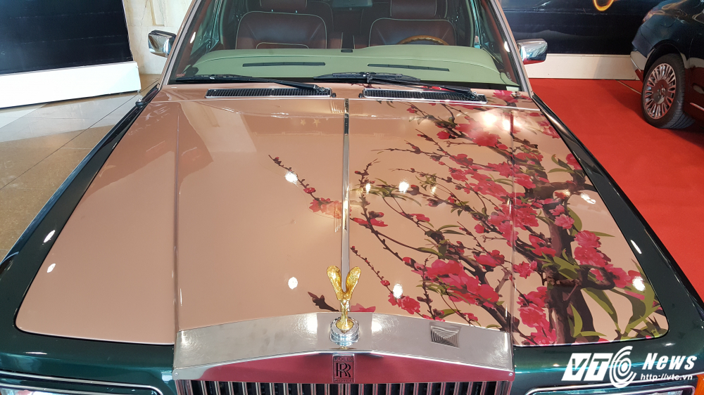 can-canh-rolls-royce-silver-spirit-1982-gia-ngot-chuc-ty-dong-o-ha-noi