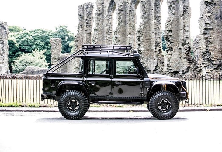 ngam-hang-hiem-sieu-suv-land-rover-defender
