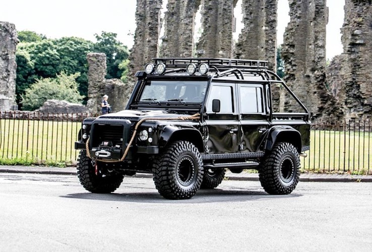 ngam-hang-hiem-sieu-suv-land-rover-defender