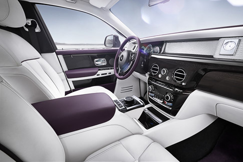hang-xe-sieu-sang-rolls-royce-vua-trinh-trinh-lang-chiec-phantom-2018