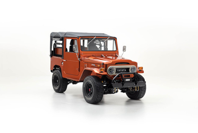 phuc-che-mau-suv-fj40-land-cruiser-voi-thiet-ke-co-dien-cua-toyota