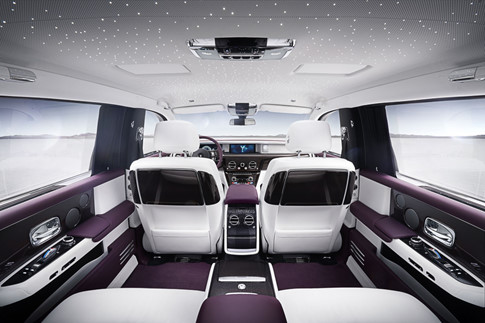 hang-xe-sieu-sang-rolls-royce-vua-trinh-trinh-lang-chiec-phantom-2018
