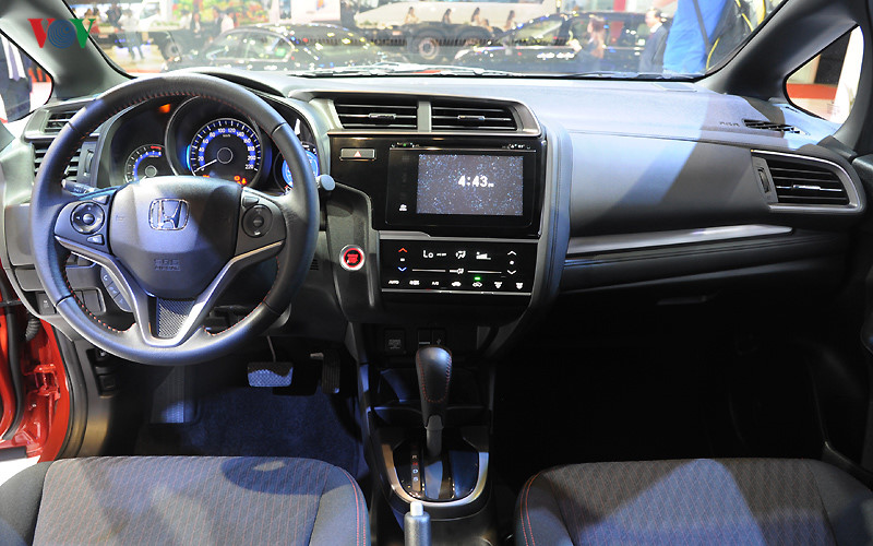 can-canh-xe-honda-jazz-2017-gia-604-trieu-dong-dang-co-mat-tai-viet-nam