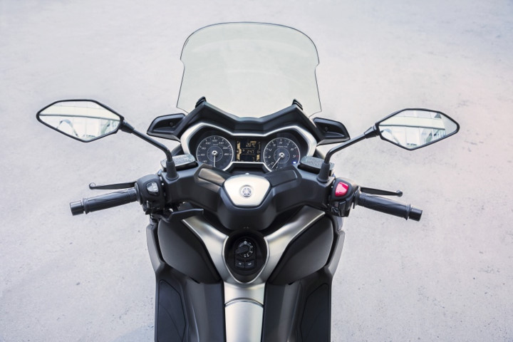 yamaha-x-max-400-2018-vua-ra-mat-co-gi-dac-biet