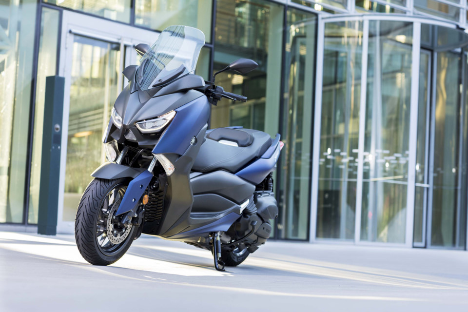 yamaha-x-max-400-2018-vua-ra-mat-co-gi-dac-biet