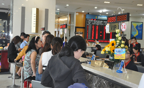 ong-tram-be-cuu-lanh-dao-sacombank-bi-bat-co-phieu-ngan-hang-bien-dong-manh