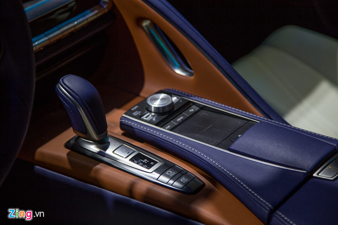 can-canh-coupe-hang-sang-lexus-lc-500h-dau-tien-xuat-hien-tai-viet-nam