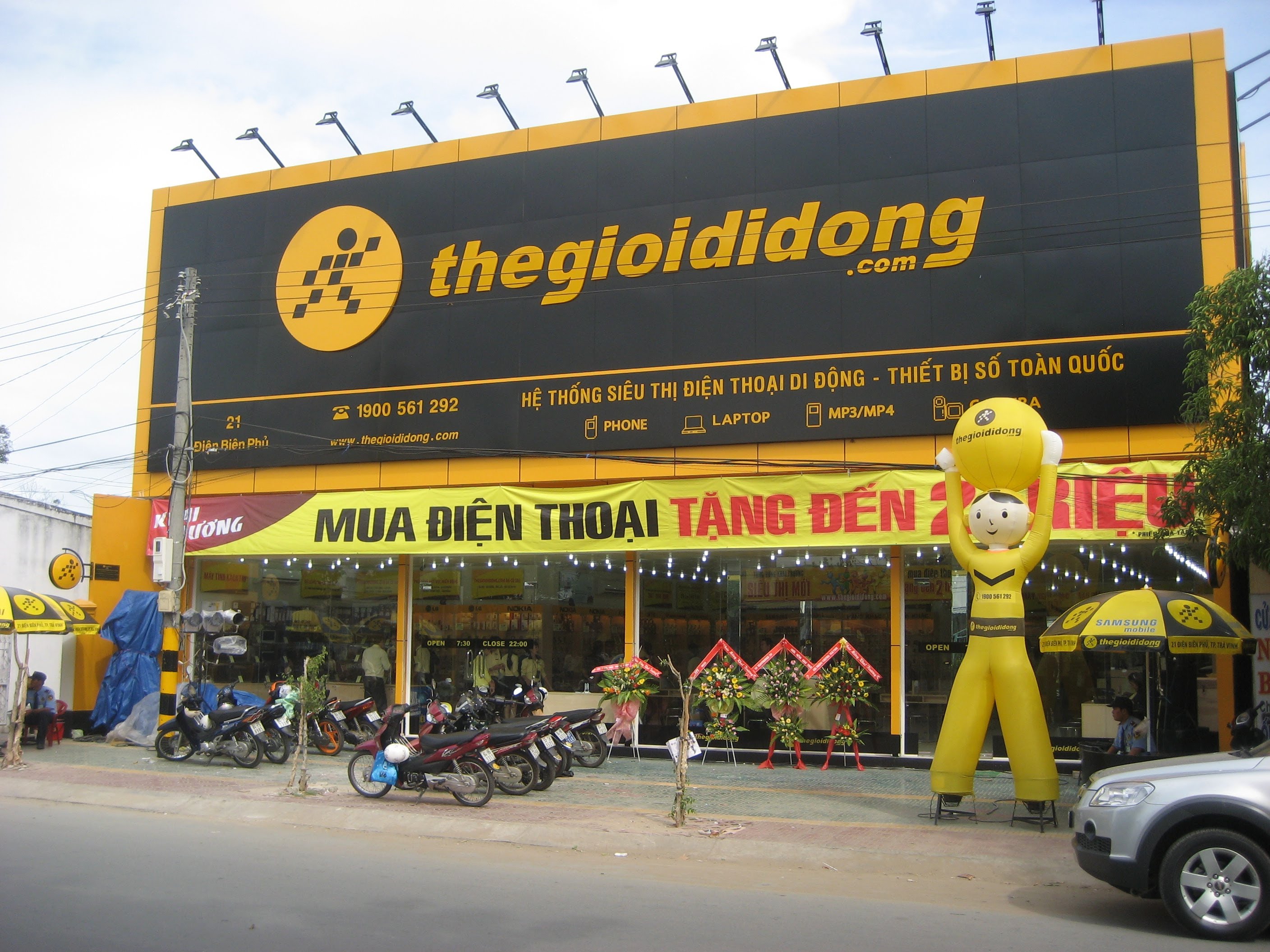 tinh-thau-tom-chuoi-dien-may-tran-anh-dai-dien-the-gioi-di-dong-len-tieng