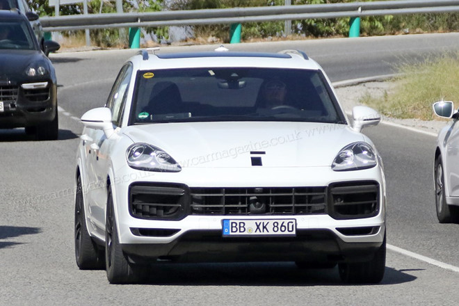 lo-dien-porsche-cayenne-tren-duong-thu-truoc-ngay-ra-mat