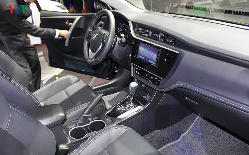 co-gi-dac-biet-o-ban-nang-cap-cua-corolla-altis