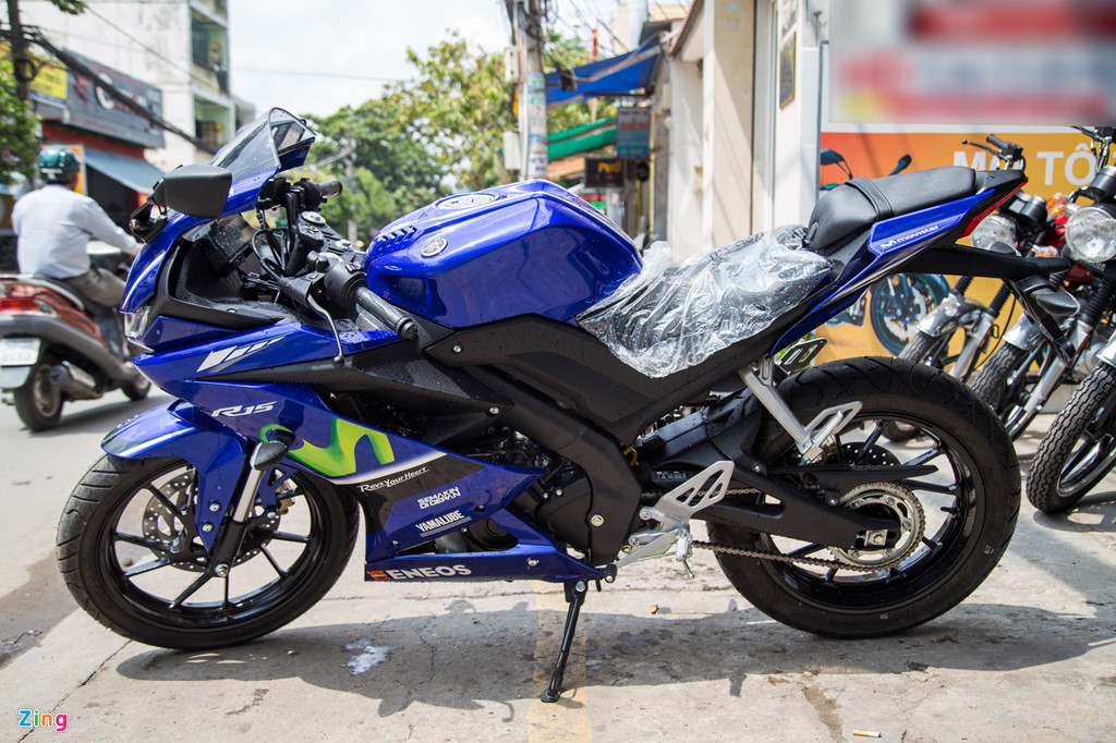 yamaha-r15-v3-phien-ban-movistar-2017-gia-hon-110-trieu-ve-viet-nam-co-gi-hay