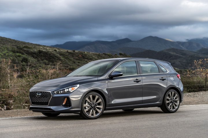 hyundai-elantra-gt-va-gt-sport-chot-gia-ban-tu-465-trieu-dong-co-gi-dac-biet