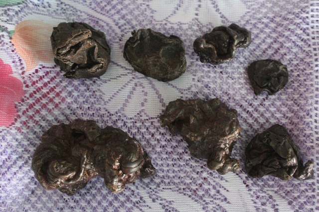 quang-binh-mo-thit-de-phat-hien-7-vat-the-nghi-la-duong-bao-quy-hiem